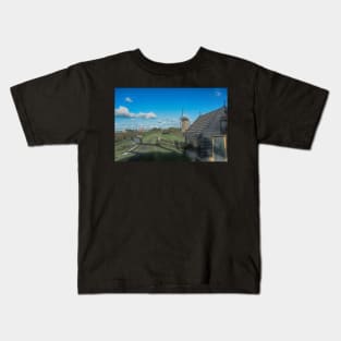 Dutch Clouds at Kinderdijk Nederlands (UNESCO Site) Kids T-Shirt